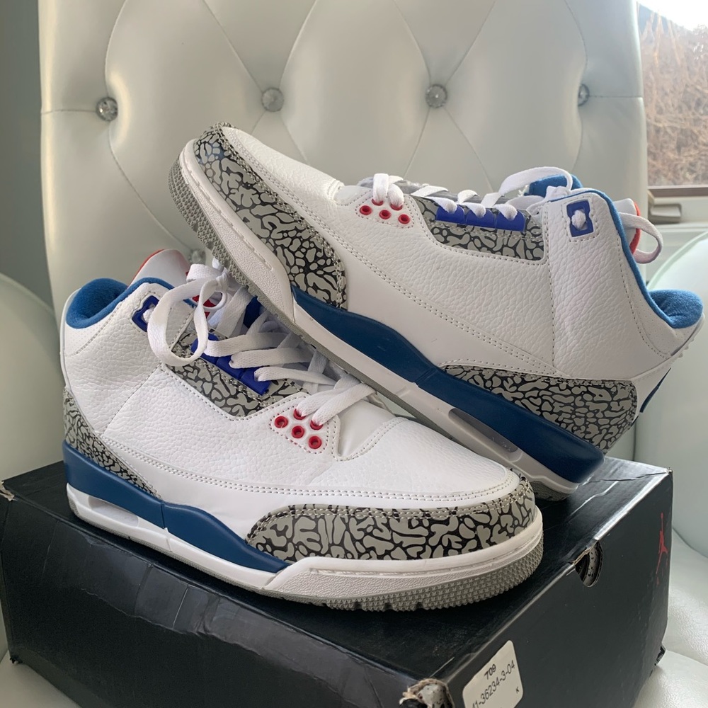 Jordan 3 True Blue